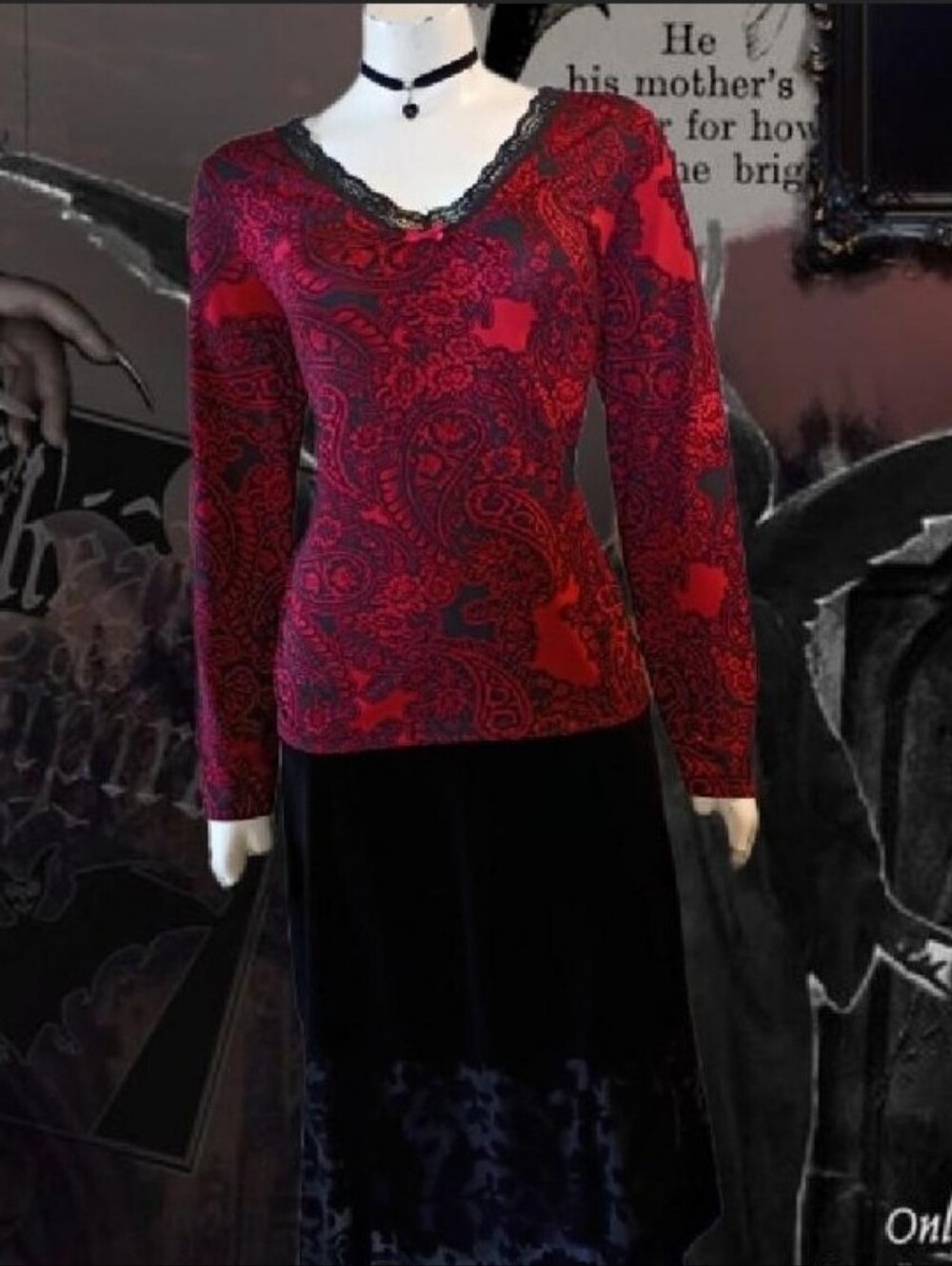 Y2K George M Black & Red Floral & Paisley Pattern V-neck Lace Trim Top